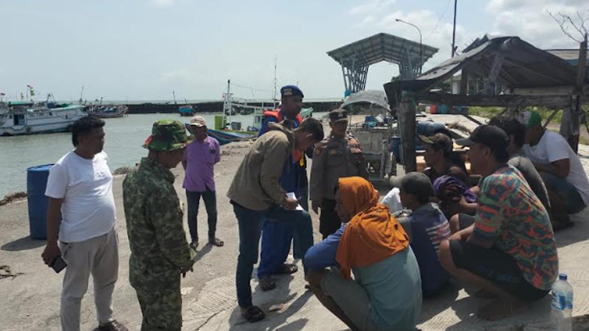 5 Nelayan Gresik Jadi Korban Insiden Perahu Tenggelam, Sempat Tabrak Kayu Sebelum Perahu Terbalik