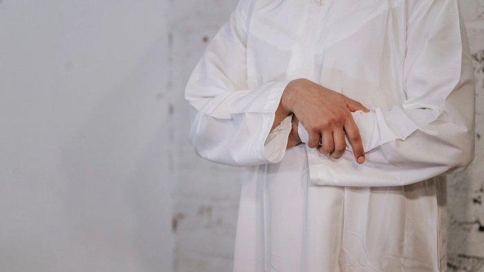 Bacaan Niat Sholat Malam: Tahajud, Tobat, Hajat dan Tasbih