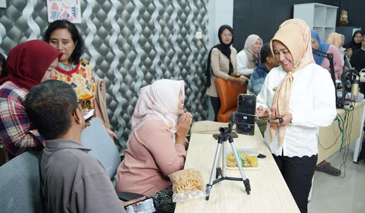PELATIHAN-UMKM-Wali-Kota-Mojokerto-Ika-Puspitasari-Ning-Ita-men.jpg
