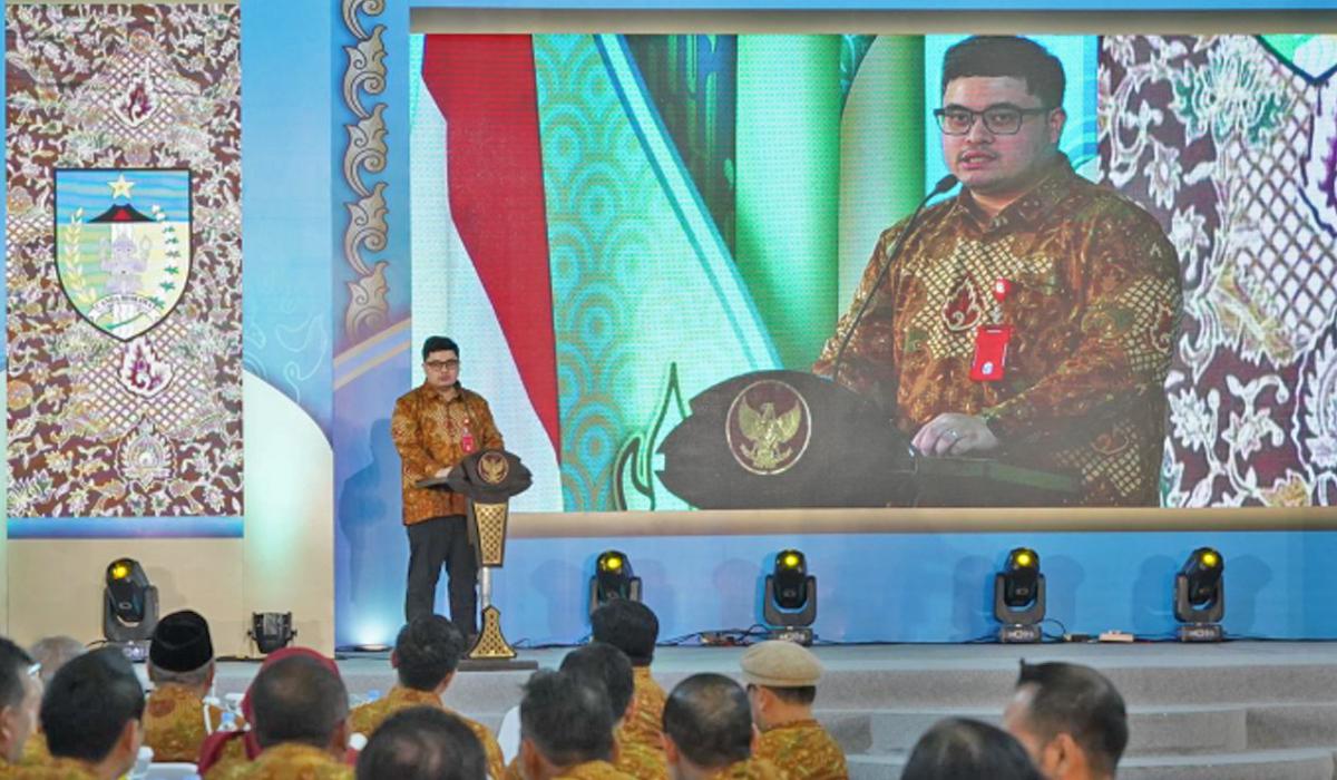 PELUANG-INDUSTRI-KREATIF-Bupati-Kediri-Hanindhito-Himawan-Pramana-dala.jpg