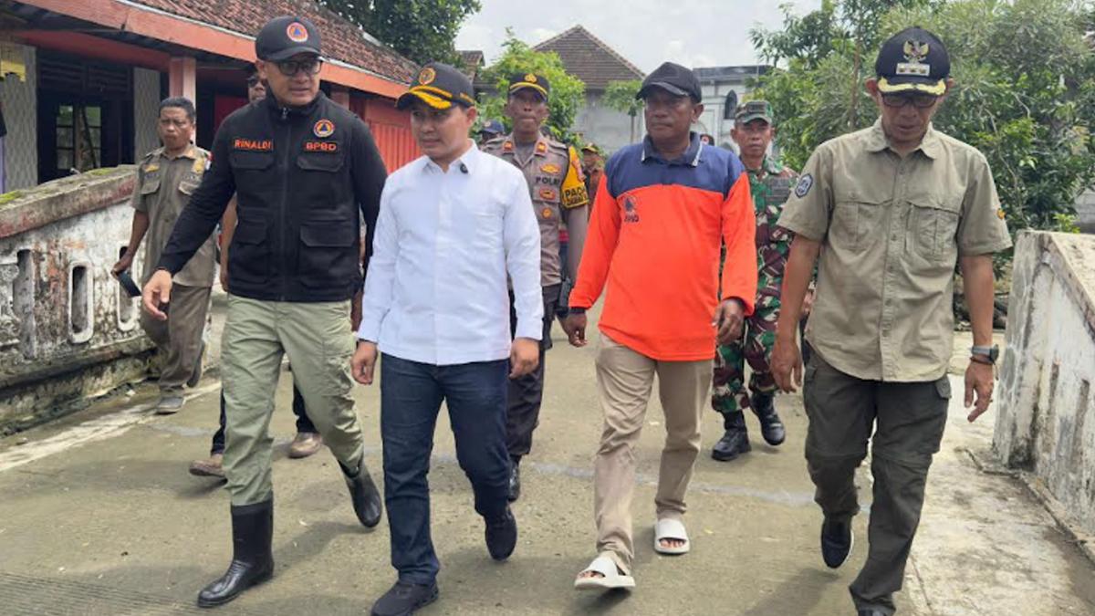 PENANGANAN-BANJIR-Bupati-Mojokerto-Muhammad-Albarra-Gus-Bar.jpg