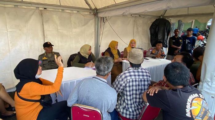 Pedagang  Tak Sepakat Jam Operasional, Penertiban PKL Jalan Pattimura Kota Kediri Tuai Protes