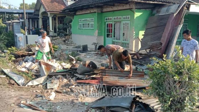 BREAKING NEWS 2 Mobil PJR dan Ertiga Terlibat Kecelakaan Dekat Akses Suramadu Bangkalan