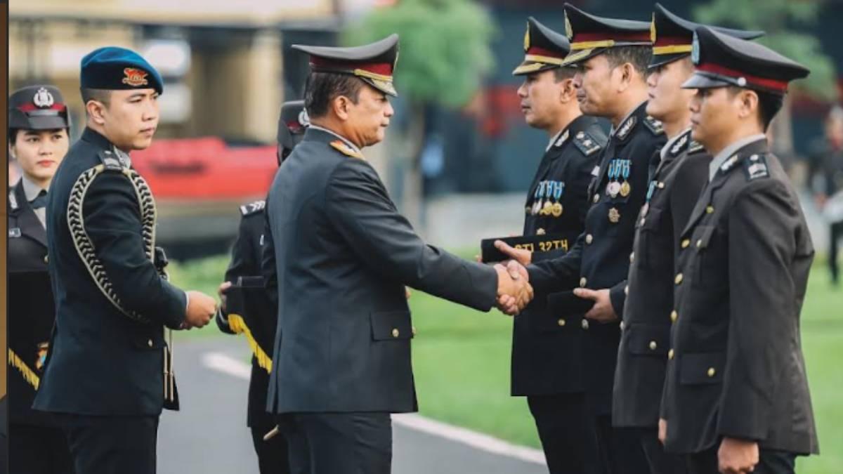 POLDA-JATIMbertugas-secara-terus-menerus-selama-delapan-16-24-hingga-32-tahun.jpg