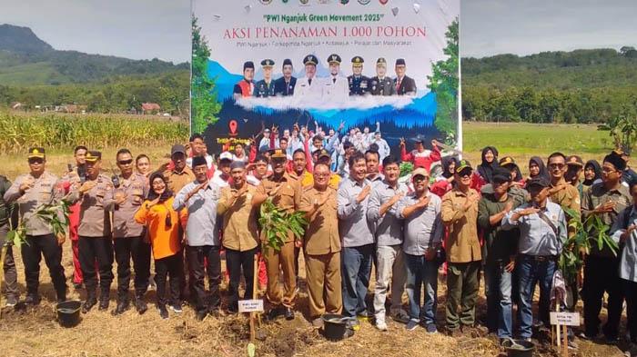 Jaga Kelestarian Hutan, PWI Nganjuk dan Forkopimda Tanam Ribuan Bibit Pohon di Lereng Gunung Pandan