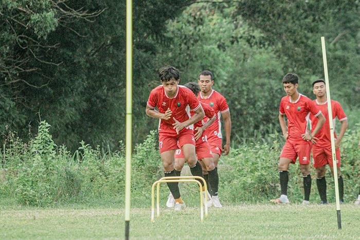 Persibo Bojonegoro Latihan di Lapangan Tebu Tepi Bengawan Solo Sambut Babak 28 Besar Liga 3 Jatim