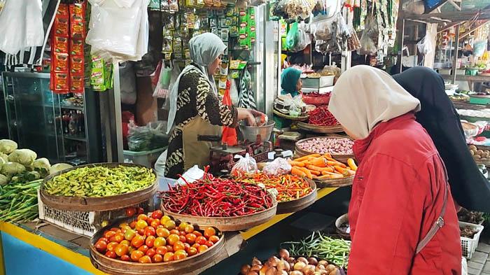 Harga Komoditas di Pasar Basah Trenggalek Melonjak Jelang Ramadan