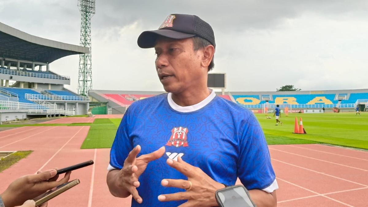 Pelatih-Deltras-FC-Widodo-Cahyono-Putro-ditemui-usai-latihan-di-mana.jpg