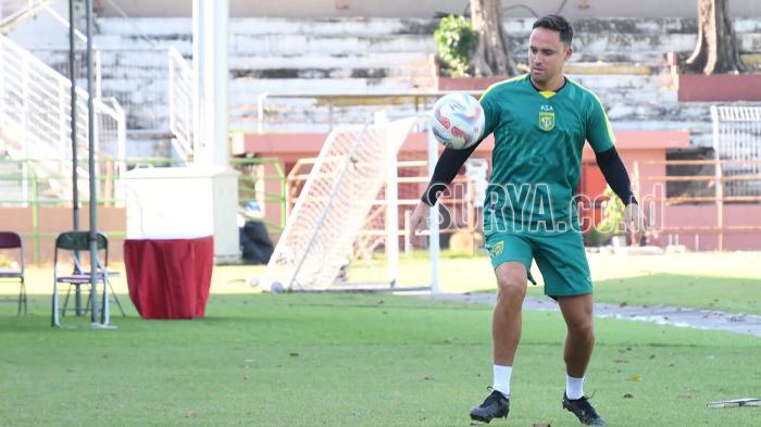 Pelatih Persebaya Sebut Francisco Rivera dan Mohammed Rashid Dalam Perjalanan : Tunggu Semua Resmi