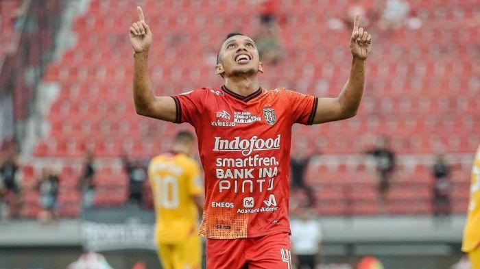 Pemain-Bali-United-Irfan-Jaya-dikabarkan-bakal-ke-Persebaya-Surabaya.jpg
