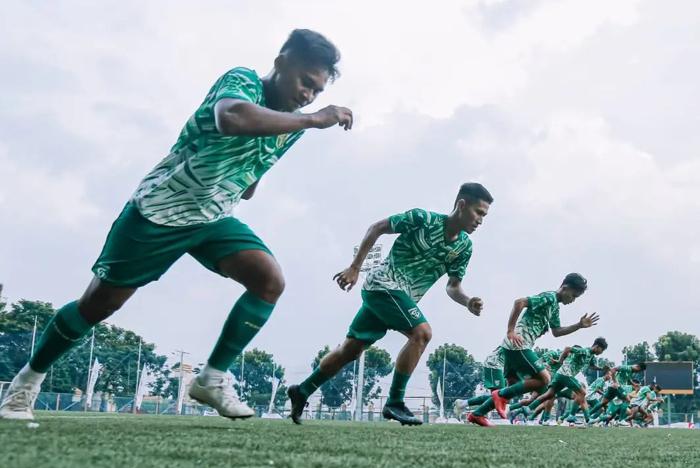 LINK Live Streaming Persib vs Persebaya Jam 20.30: PT LIB Ancam Batalkan Laga Jika Ada Flare di GBLA
