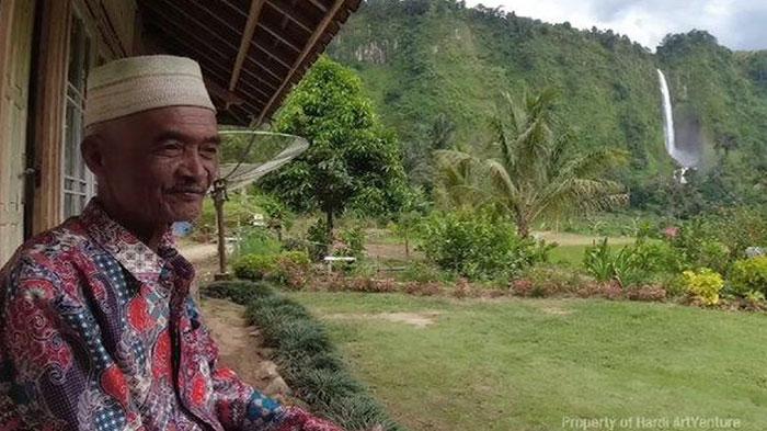 Pemandangan-Indah-Rumah-Abah-Jajang-Tak-Ternilai-dengan-Uang-Rp-2-M-Ditolak-Halaman-Sempat-Rusak.jpg