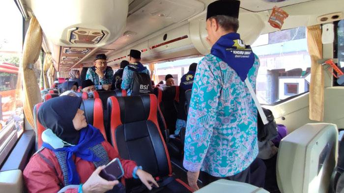 Pemberangkatan-52-jemaah-haji-asal-Kabupaten-Banyuwangi.jpg