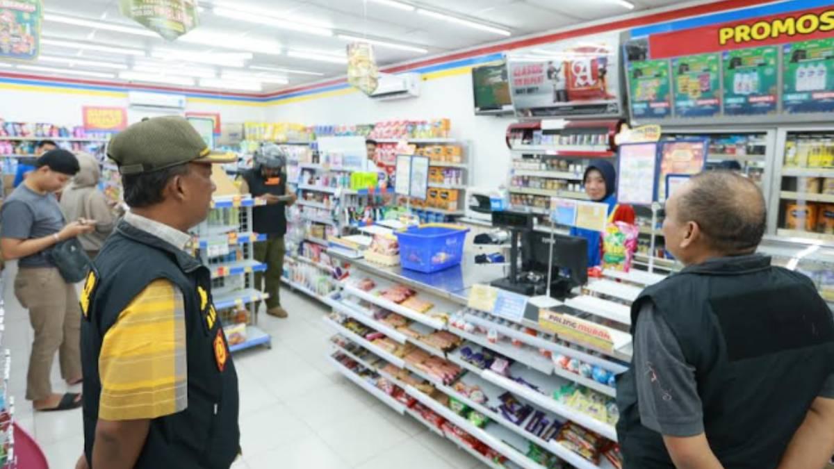 Pemkab-Banyuwangi-memberlakukan-pembatasan-jam-operasional.jpg
