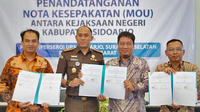 Penandatangan-Nota-Kesepahaman-di-bidang-hukum-perdata-dan-tata-usaha-negara.jpg