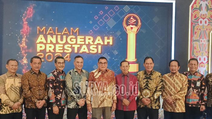 Penasehat-Utama-sekaligus-pemilik-DLU-Bambang-Haryo-Soekartono-BHS-saat.jpg