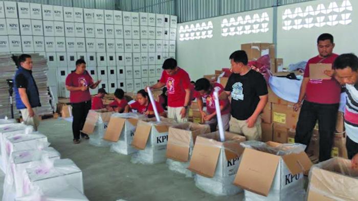 Pengemasan-logistik-Pilkada-Tulungagung-2024-dan-Pilgub-Jatim-2024-di-KPU-Tulungagung.jpg