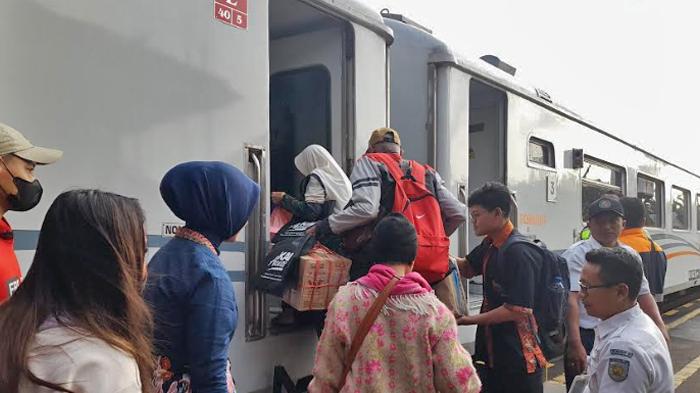 Ada Promo Harga Tiket Kereta KA Mutiara Timur di Stasiun Klakah Lumajang saat Libur Nataru