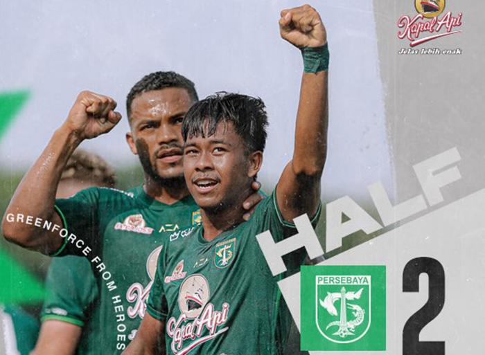 Penyerang-Persebaya-M-Supriadi-membuat-gol-ke-gawang-Persib.jpg