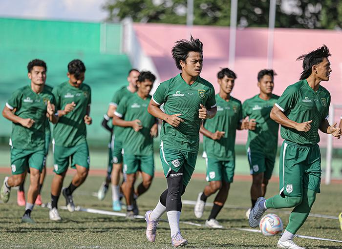 Persebaya-Surabaya-melakukan-persiapan-terakhir-jelang-menjamu-PSIS-Semarang.jpg