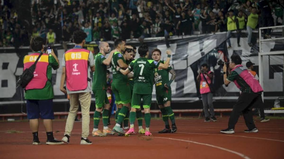 Dua Laga Tandang Beruntun, Pelatih Persebaya Surabaya : Fokus Berlatih dan Tingkatkan Kemampuan