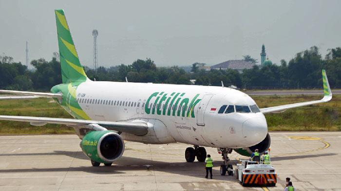 Pesawat-Citilink-usai-pendaratan-perdana-di-Bandara-Internasional-Dhoho-Kediri.jpg