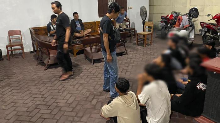 Bagi-bagi Takjil Berujung Bentrokan Antar Perguruan Silat di Gresik, Polisi Amankan 18 Orang