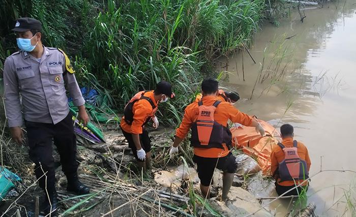 Jenezah Pria Mengapung di Sungai Bengawan Solo Gegerkan Warga Bojonegoro
