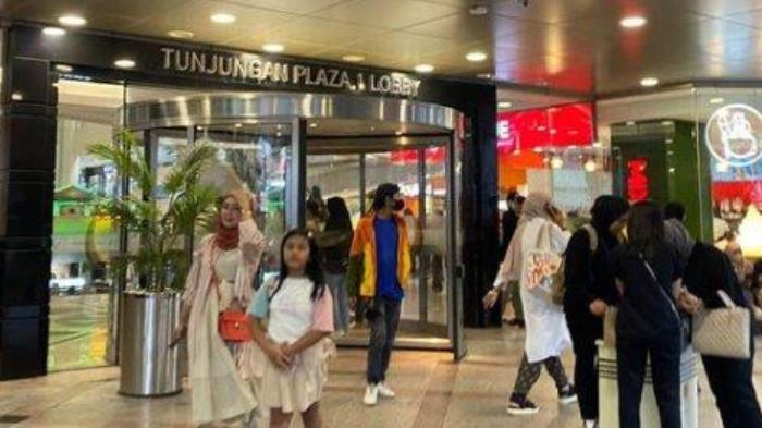 Pintu-masuk-pengunjung-Tunjungan-Plaza-1-Surabaya.jpg
