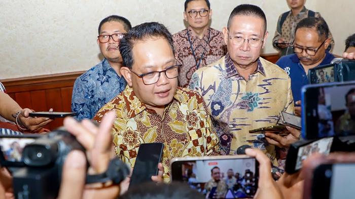 Pj-Gubernur-Jawa-Timur-Adhy-Karyono-12112024.jpg