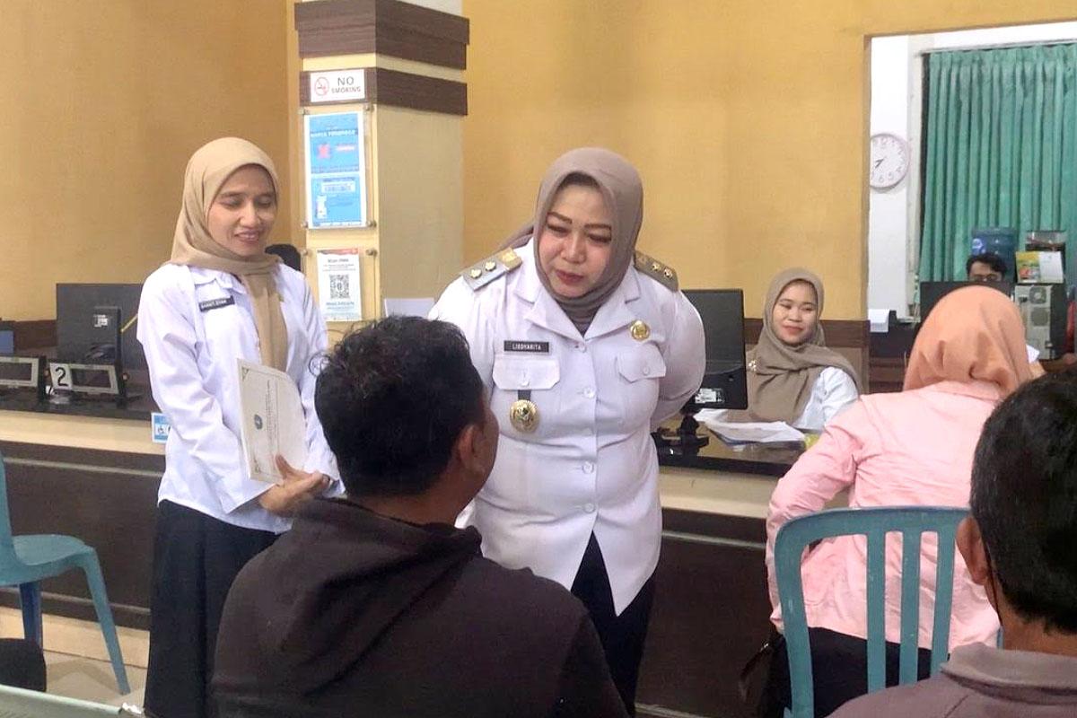 Plt Bupati Ponorogo Lisdyarita Sidak Pelayanan Publik, Pastikan Layanan Tetap Normal Pasca OTT KPK