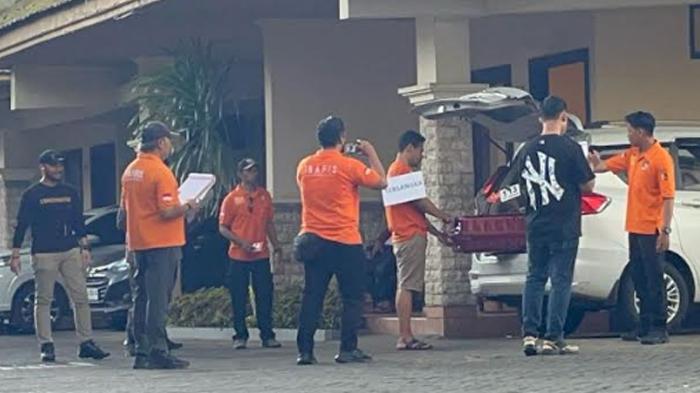 Pelaku Mutilasi Uswatun Khasanah Tersenyum saat Peragakan Rekonstruksi Pembunuhan di Kota Kediri