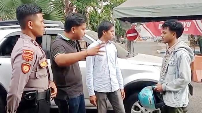 Puluhan Pelajar Dihalau Dari SGB Bangkalan Untuk Cegah Tawuran, Ada Yang Sopan, Sempat Salami Polisi