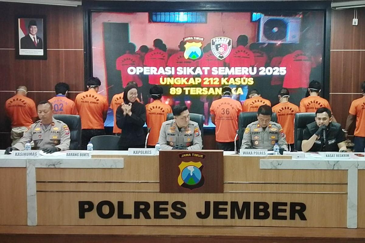 Polres-Jember-Jawa-Timur-gelar-pres-rilis-kasus-anak-bunuh-ibu-kandung.jpg