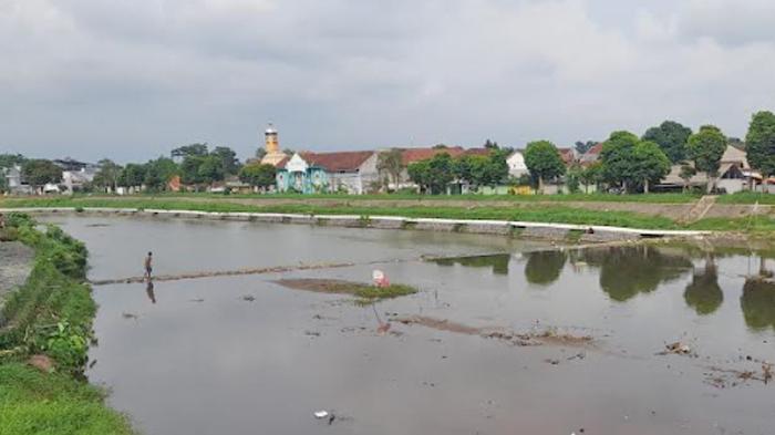 Potret-kondisi-Sungai-Kali-Asem-lumajang.jpg