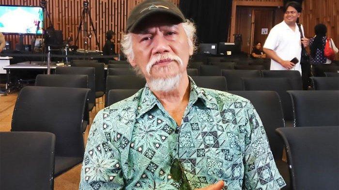 Profil-Tio-Pakusadewo-Aktor-Senior-yang-Sedang-Berjuang-Melawan-Gangguan-Kesehatan-Serius.jpg