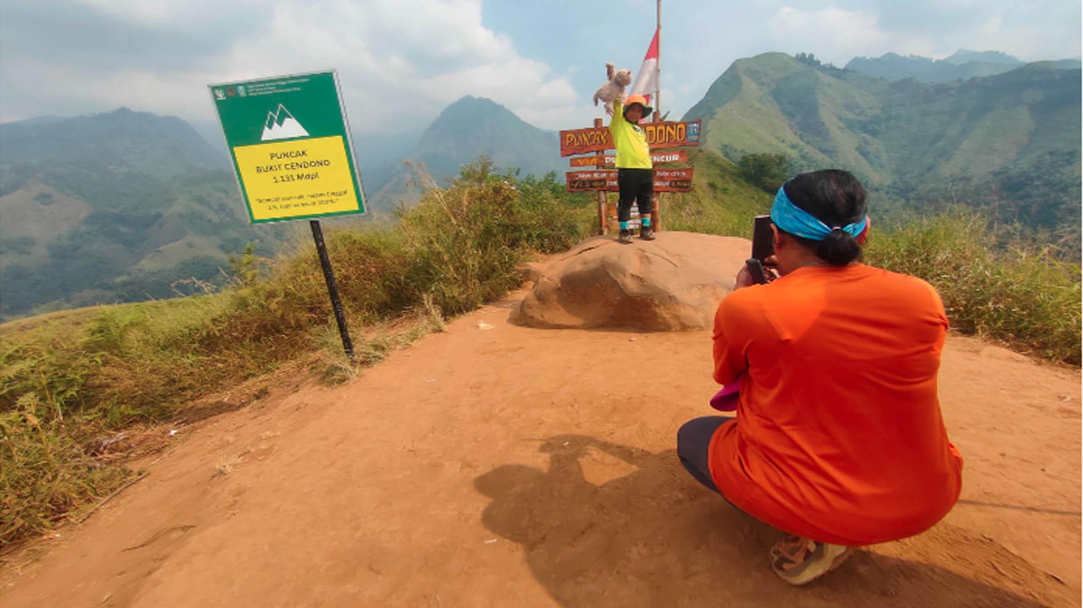3 Puncak jadi Daya Tarik Pendakian Bukit Cendono Pacet Mojokerto, Ada Puncak Surga 1.160 Mdpl - Surya.co.id