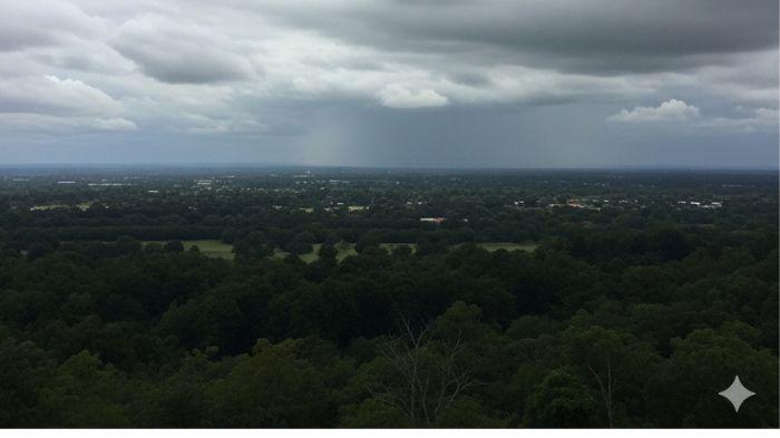 Ramalan Cuaca Surabaya Hari ini 14 September 2025: Berawan Sejak Pagi, Waspada Angin Kencang