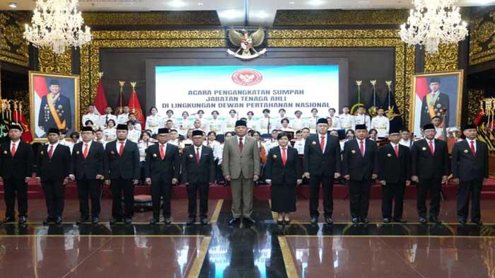 Rekam-Jejak-2-Tokoh-Publik-yang-Dilantik-Menhan-Sjafrie-Jadi-Tenaga-Ahli-Dewan-Pertahanan-Nasional.jpg