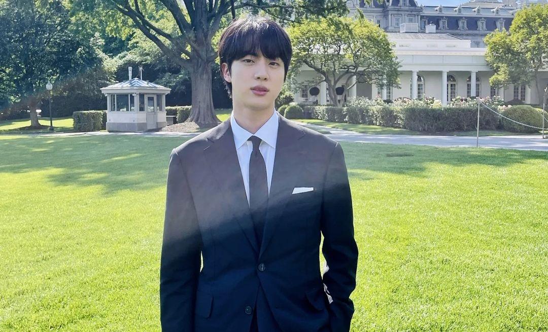 Rencana Jin BTS Wajib Militer Kembali Dipertanyakan, Fans Diskusi Usia Sang Idola yang Sudah Layak