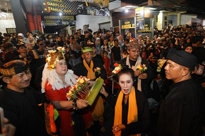 Ritual Adat Seblang Bakungan Banyuwangi yang Berusia Ratusan Tahun Pukau Wisatawan