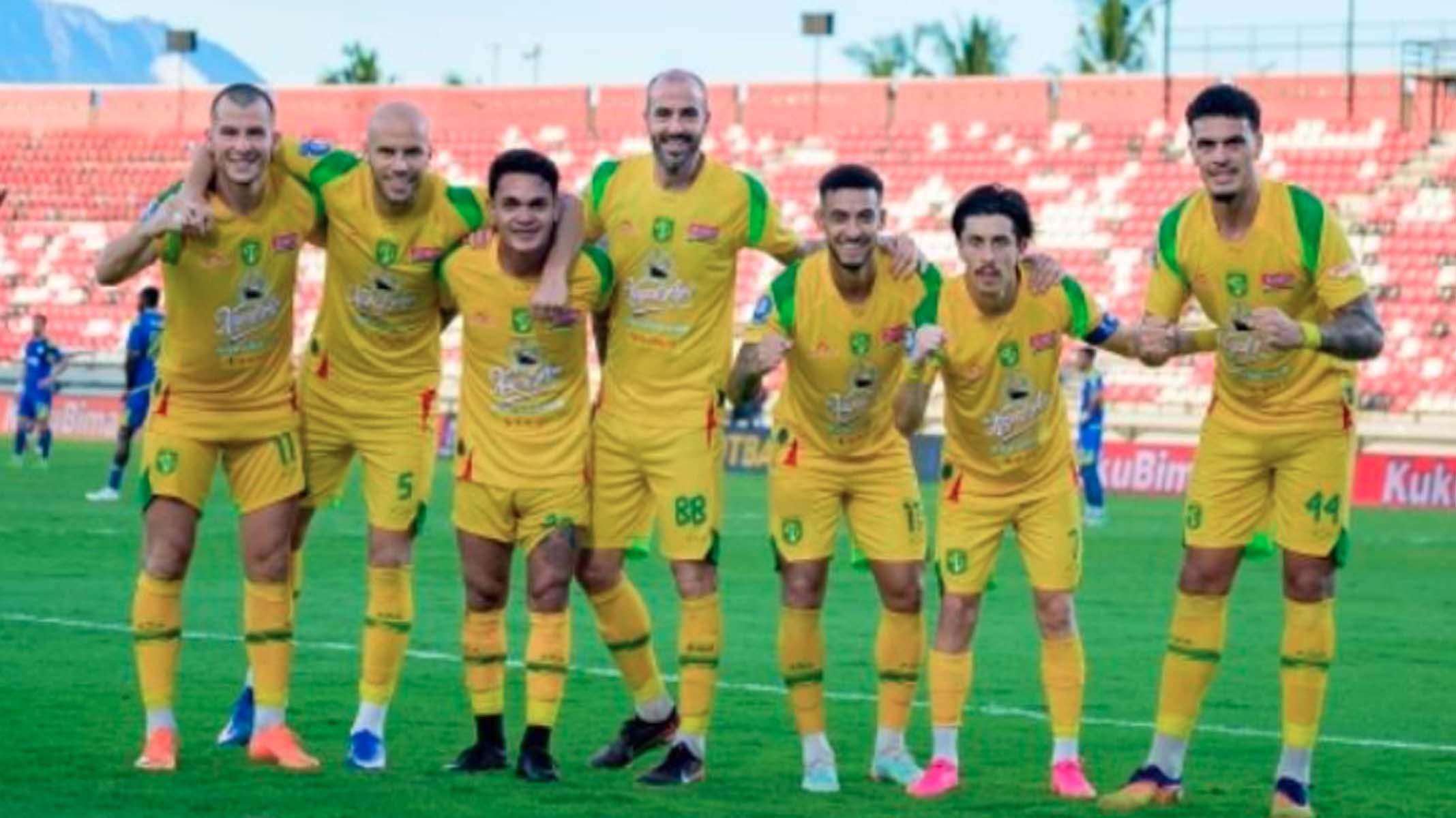 SELEBRASI-PEMAIN-PERSEBAYA-MENANG-DARI-AREMA.jpg