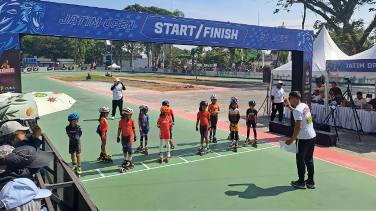 Ribuan Atlet Ikuti Kejuaraan Sepatu Roda Piala Gubernur Jatim 2026 - Surya.co.id