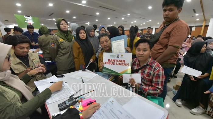 Perbanyak Kuota Beasiswa Pemuda Tangguh, Wali Kota Surabaya Stop Program Tebus Ijazah Tahun Depan