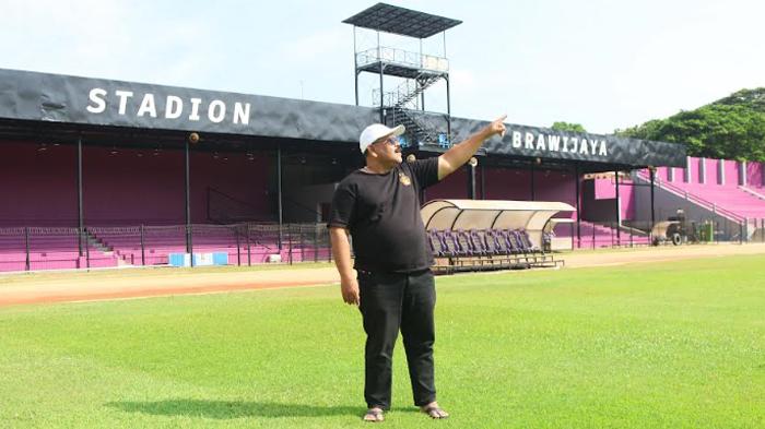 STADION-BRAWIJAYA-Ketua-Panitia-Pelaksana-Panpel-Persik-Kediri-Tri-Wi.jpg
