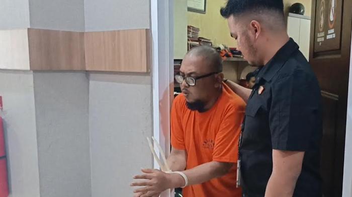 SYAHRAMA-PEMBUNUH-SEVI-Tampang-Syahrama-saat-menjalani-pemeriksaan-di-Mapolres-Gr.jpg