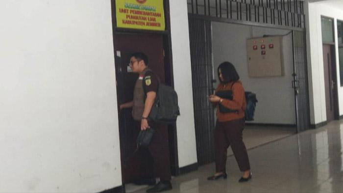 Diduga Dipungli Saat Pencairan DD/ADD, Beberapa Kades di Jember Diperiksa Tim Saber Pungli