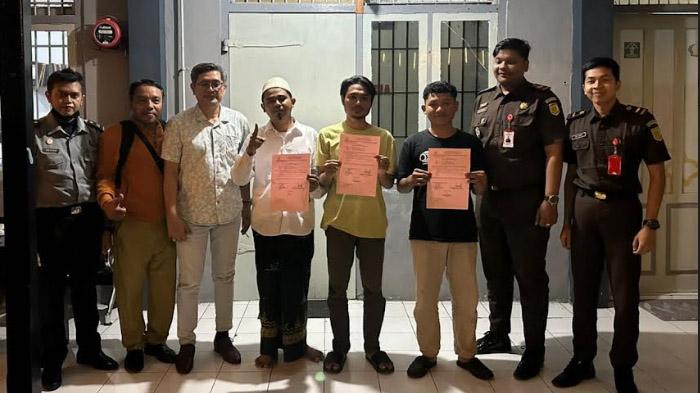 BREAKING NEWS Divonis Bebas, Gus Samsudin Langsung Dikeluarkan dari LP Blitar