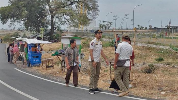PKL di Area Bandara Dhoho Ditertibkan, Satpol PP Kabupaten Kediri: Membahayakan dan Rawan Kecelakaan