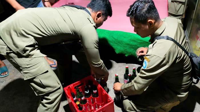 Tak Hormati Bulan Suci Ramadan, Sejumlah Kafe yang Jual Miras di Lamongan Diobok-obok Satpol PP